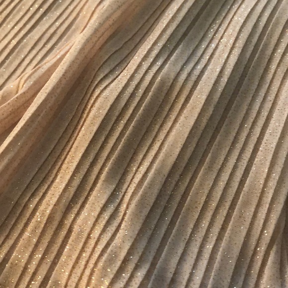 Juniors Gold glittering halter dress w/jewel lace - Picture 3 of 7